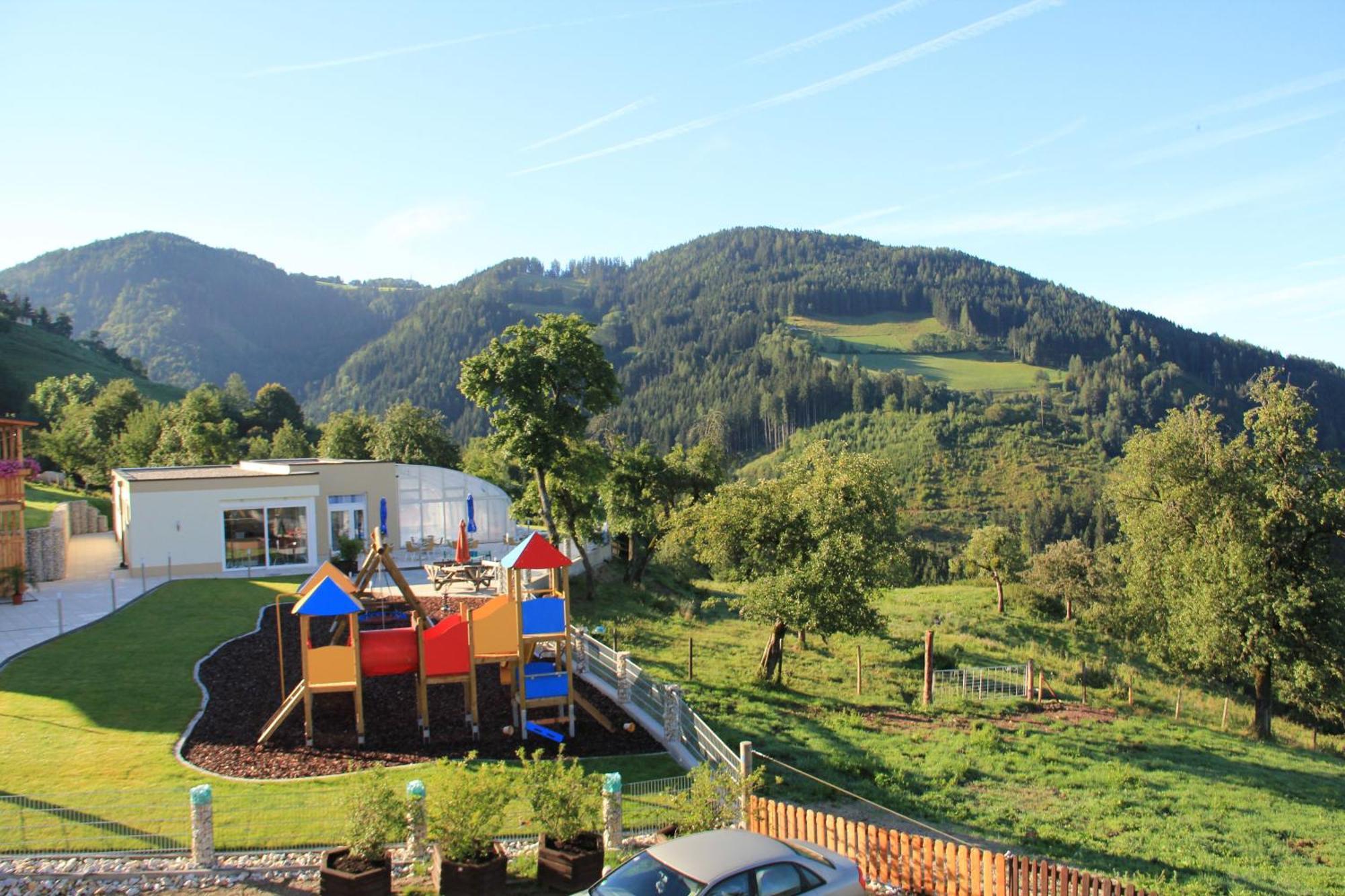 Panoramadorf Saualpe Hotel Eberstein Exterior photo